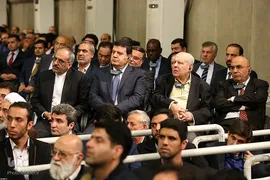 دیدار مسئولان نظام و سفرای کشورهای اسلامی با رهبر انقلاب