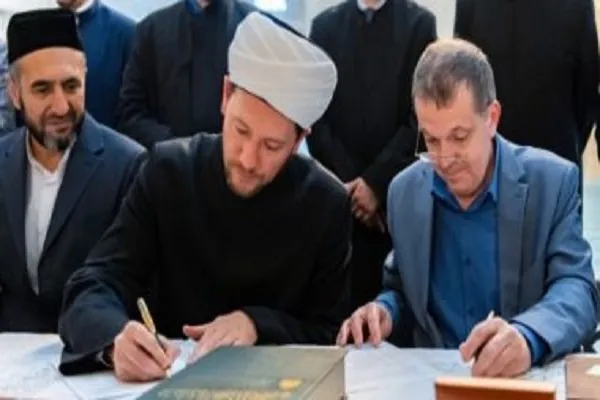 مسلمو روسيا يتسلمون النسخة الإلكترونية من مصحف 