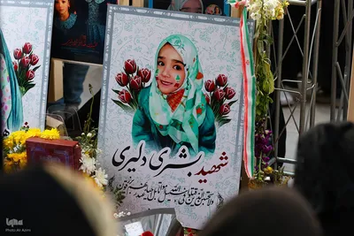 تجدید بیعت دختران و مادران اصفهانی با رهبر انقلاب در گلستان شهدا