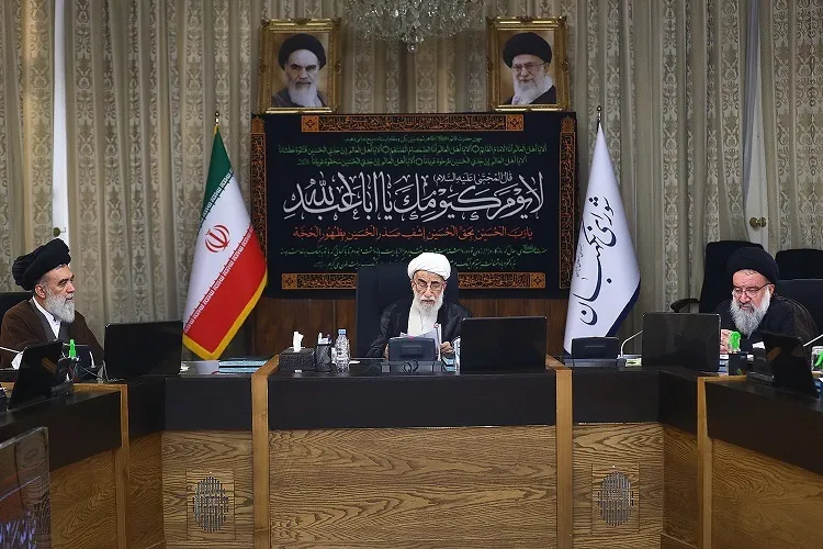 نهادهای فرهنگی سبک زندگی جامعه در دوره دفاع مقدس را تبیین کنند
