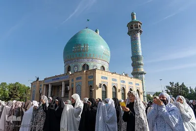 نماز عید سعید فطر در امامزادگان محمد و سکینه خاتون(س) کرج استان البرز
