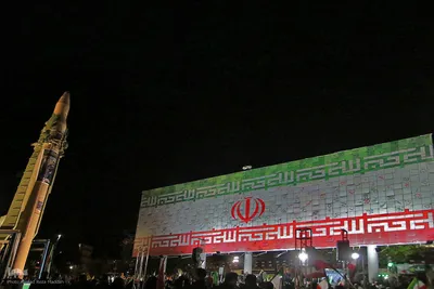 نمایش اقتدار موشکی ایران در موج 52 شیرازی ها