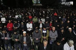 Halartar dubun dubatar Falasdinawa a sallar asuba a masallacin Kudus a ranar Juma'ar karshe ta Ramadan