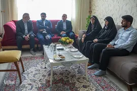 دیدار جامعه قرآنی با خانواده شهید حسين كربلايي