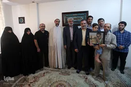 دیدار نمایندگان جامعه قرآنی با خانواده شهید مدافع حرم «احمد اعطایی»