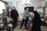 دیدار شهردار منطقه ۸ تبریز با خانواده شهید «حامد خیرالهی»