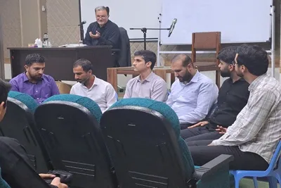 کارگاه آموزشی «صوت و لحن قرآن کریم» با حضور دکتر غلامرضا شاه‌میوه در ساری