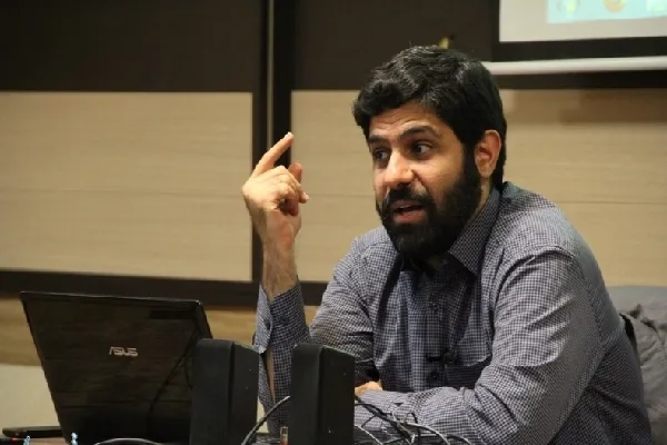 واکاوی نسبت گفتمان و فرهنگ/ سرمایه مردمی رمز ماندگاری انقلاب است