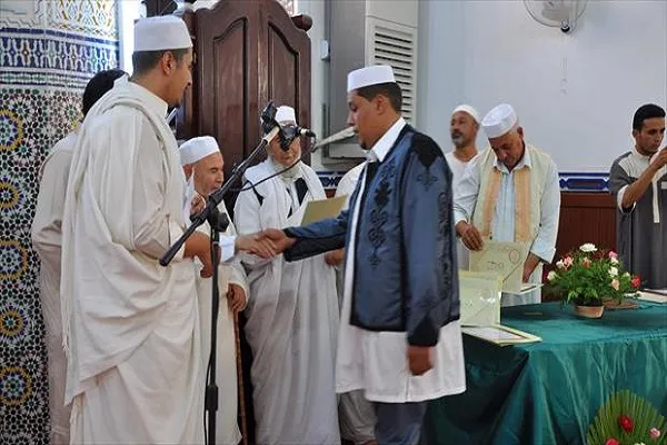 بالصور...تكريم أكثر من 100 طالب وطالبة ختموا القرآن في ليبيا