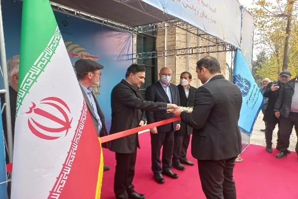 هشدار وزیر علوم نسبت به خام‌فروشی فکر و تلاش معاونت علمی برای صادرات محصولات آزمایشگاهی + فیلم