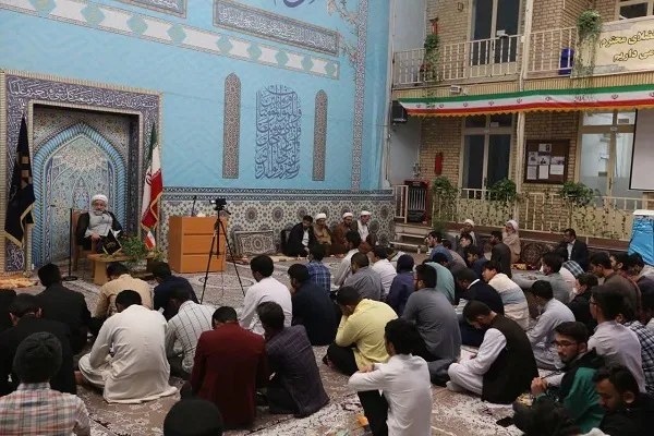 وجود استاد اخلاق، مهم‌ترین پایه تربیتی مدارس علمیه است