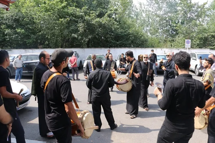 دمام‌زنی هیئت شباب اهل‌البیت(ع) با هدف ترویج نذر اهدای خون + عکس