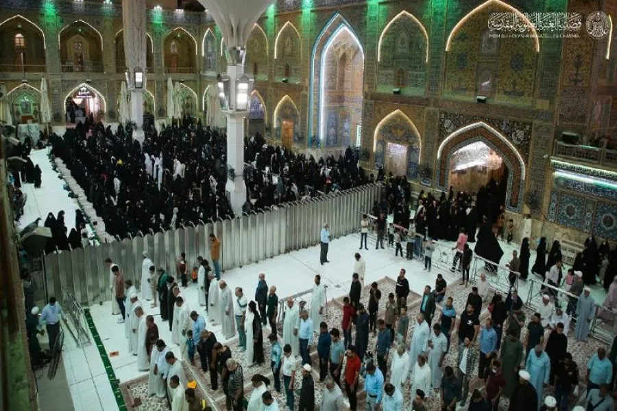 صلاة الجماعة في المرقد العلوي لأول مرة بعد توقف بسبب كورونا