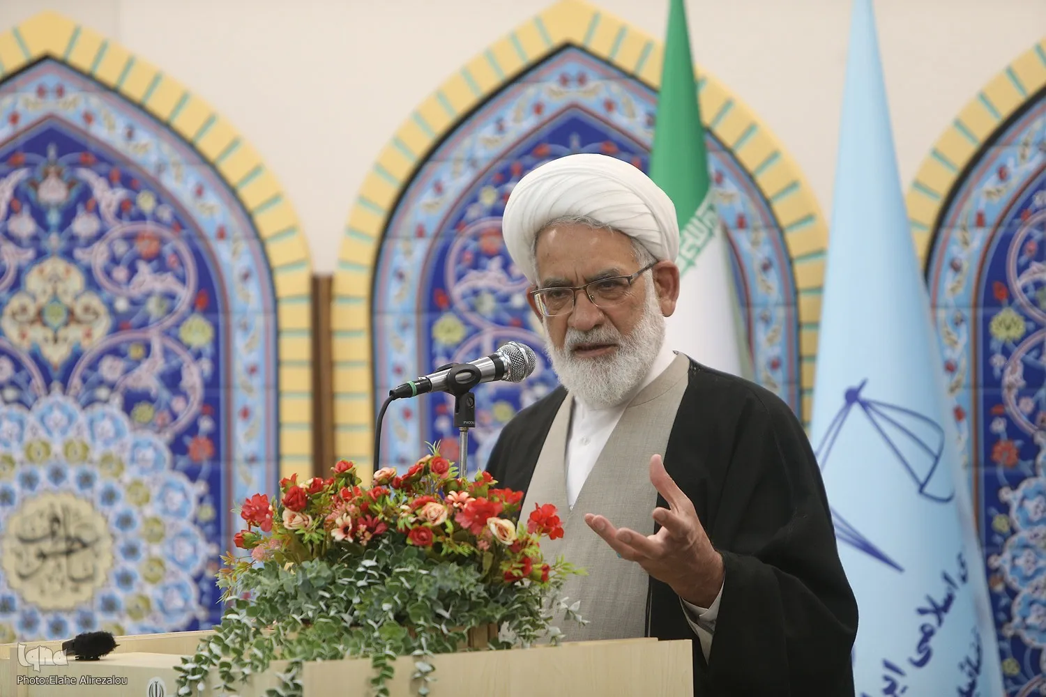 مصداق عالی روزه‌دار تسلط بر خویشتن و توجه به جنبه‌های انسانی است