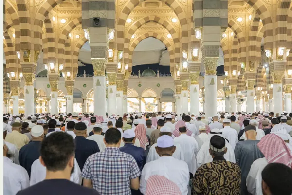 Ang Moske ng Propeta ay Magpunong-abala ng 4,000 na Katao para sa Itikaf