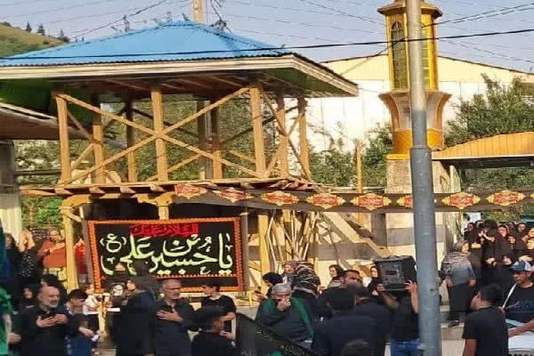 علم گردانی عزای سرور و سالار شهیدان کربلا در سنگده ساری