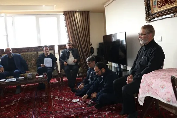 دیدار شهردار تبریز با خانواده شهدا