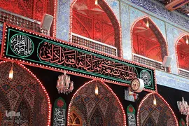 سیاه‌پوشان ایام فاطمیه در آستان عباسی