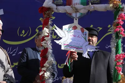 آیین نواختن زنگ انقلاب اسلامی در شیراز