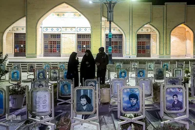 شب یلدا در گلستان شهدا