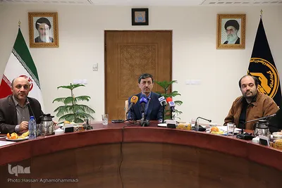 نشست خبری پرویز فتاح، رئیس کمیته امداد امام خمینی(ره) 