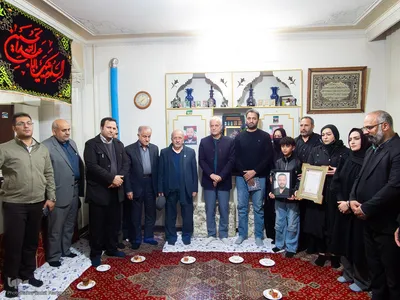 دیدار مسئولان شهری اصفهان با خانواده شهید مدافع امنیت، امیر باقری