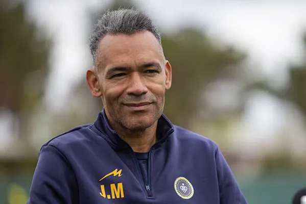 “Sepahan” futbol komandasının portuqaliyalı məşqçisi müsəlman olub