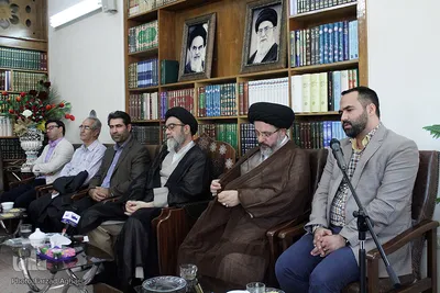 اعطاء کارت خبرنگار افتخاری به نماینده ولی فقیه ـ تبریز