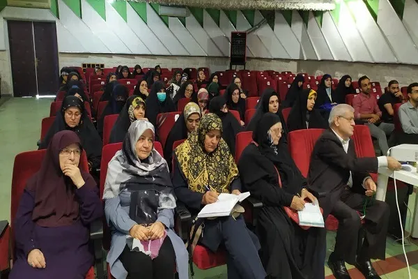 کارگاه مهارت زندگی قرآنی با موضوع «آشنایی با روش برداشت از قرآن کریم» بابلسر