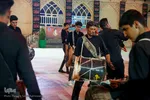 حرم مطهر سیدعلاءالدین حسین(ع) در شب عاشورا