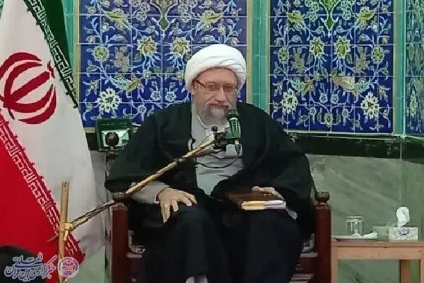 بصیرت انسان را در مسیر صحیح قرار می‌دهد