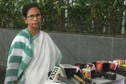 আমরা কঠোর সিদ্ধান্ত নিয়েছি, কারণ কাশ্মীরিরা আমাদের ভাই-বোন : মমতা ব্যানার্জী