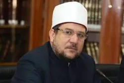 Egypt Awqaf Ministry Gifts Quran Recitation Series to Qaris Union