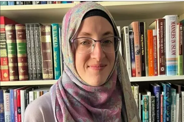 فتاة مسلمة تسعى لترجمة القرآن إلى اللغة الويلزية