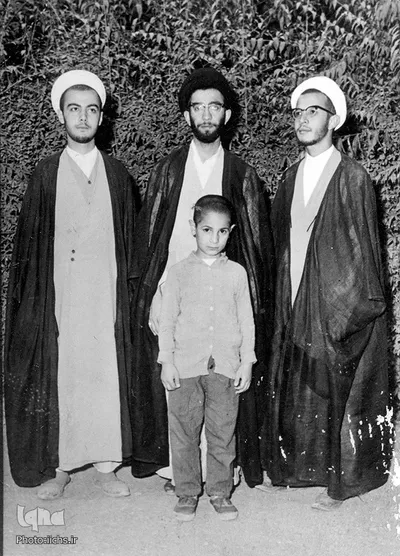 سیدعلی خامنه‌ای از تولد تا رهبری