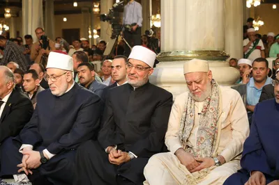 Feier zum Geburtstag des Propheten (Friede sei mit ihm) in der Imam-Hussein-Moschee (Friede sei mit ihm) in Kairo + Fotos und Videos