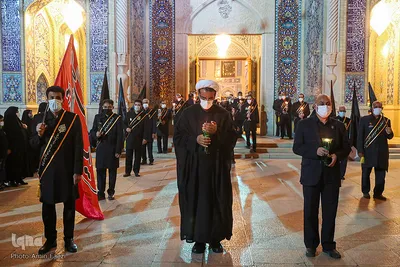 لاله گردانی شام غریبان در حرم مطهر شاهچراغ(ع)