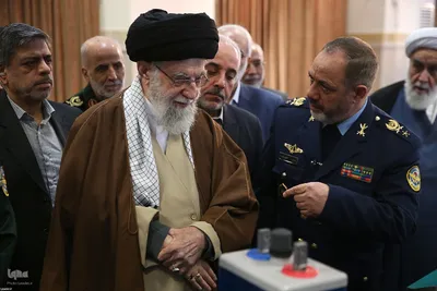بازدید رهبر انقلاب از نمایشگاه دستاوردهای صنعت دفاعی کشور