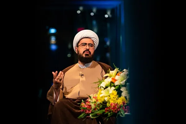 عملکرد بد طلاب؛ مایه تخریب اسلام / گناه غیبت بیشتر از کم‌حجابی است