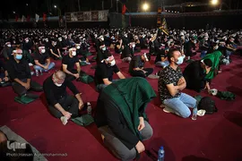عزاداری شب تاسوعای حسینی هیات «ریحانة الحسین(ع)» با مداحی سیدمجید بنی فاطمه در پارک ارم تهران