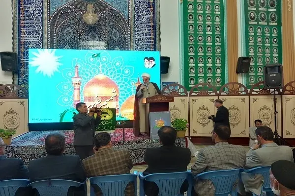 دختران جامعه اسلامی علم‌اندوزی را در اولویت امور خود قرار دهند