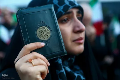 تحویل سال نو در میدان انقلاب تهران