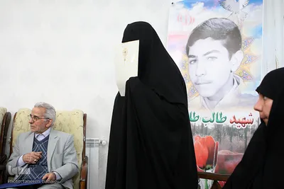 دیدار نمایندگان جامعه قرآنی با خانواده شهید طالب طاهری