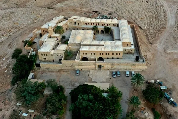 غضب فلسطيني بسبب حفلة صاخبة داخل مسجد النبي موسى(ع)