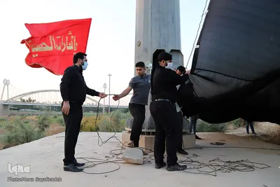 اهتزاز پرچم ۲۰۰ متری «یا حسین(ع)» در اهواز