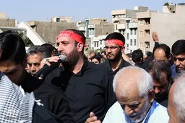 مداحی ذاکر اهل بیت(ع) مهدی مقدم در تشییع پیکر شهید مدافع حرم سجاد زبرجدی در محله خانی ابادنو