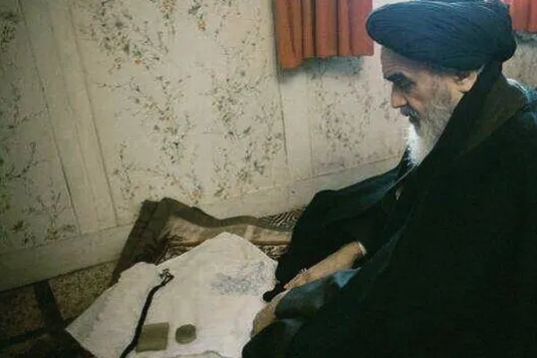 بررسی خصوصیات و سیره عملی معمار انقلاب در رادیو زیارت
