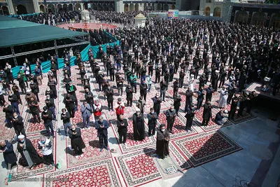 عزاداری ظهر عاشورا در حرم کریمه اهل بیت(ع)