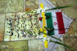 همزمان با فرارسیدن سی امین روز شهادت شهدای حادثه تروریستی حرم مطهر شاهچراغ(ع) و گرامیداشت هفته بسیج، مراسم زیارت عاشورا به همراه گلباران قبور سه شهید دوران انقلاب و هشت سال دفاع مقدس و همچنین شهدای حرم مطهر شاهچراغ(ع) توسط جمعی از بسیجیان سپاه ناحیه بقیه الله(عج) شیراز برگزار شد.