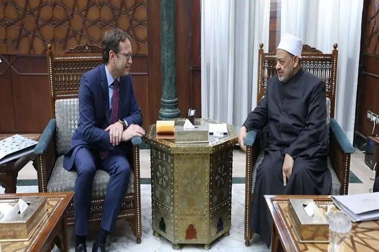 شيخ الأزهر يعرب عن تقديره لمواقف إسبانيا الشجاعة الرافضة للعدوان على غزة